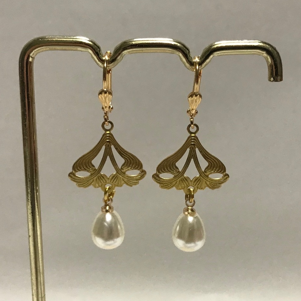 Crimson Peak Edith Cushing Gothic Gold Butterfly Pearl Earring Handmade Replicas - Picture 5 of 13